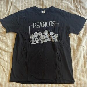 Peanuts T Shirt Size Medium In Black